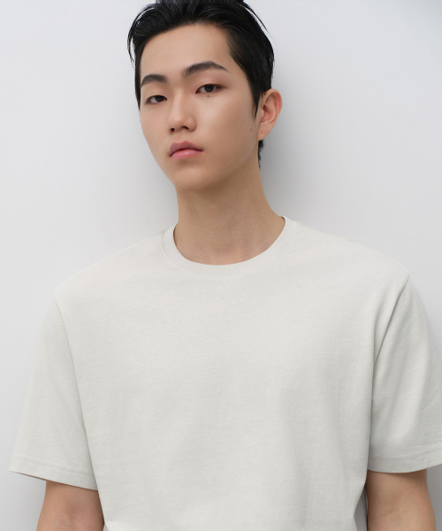 MUSINSA STANDARD（ムシンサスタンダード）の「レギュラークルネックTシャツ [ダスティクリーム]（Tシャツ/カットソー・メンズ・その他・SMALL/MEDIUM/LARGE/X-LARGE/2XL/3XL）」の4枚目の写真