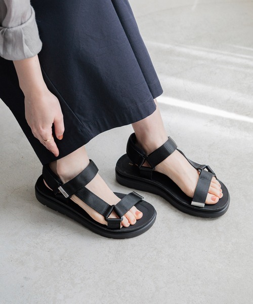 studio CLIP(スタディオクリップ)の「軽らくスポーツサンダル(サンダル・レディース・ベージュ/ブラウン/ボルドー/ブラック・MEDIUM/LARGE)」の2枚目の写真