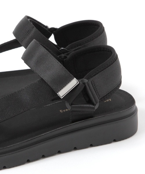 studio CLIP(スタディオクリップ)の「軽らくスポーツサンダル(サンダル・レディース・ベージュ/ブラウン/ボルドー/ブラック・MEDIUM/LARGE)」の11枚目の写真