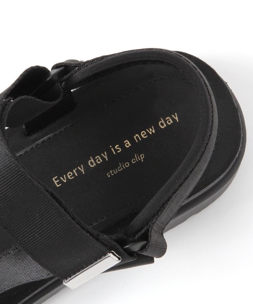 studio CLIP(スタディオクリップ)の「軽らくスポーツサンダル(サンダル・レディース・ベージュ/ブラウン/ボルドー/ブラック・MEDIUM/LARGE)」の13枚目の写真