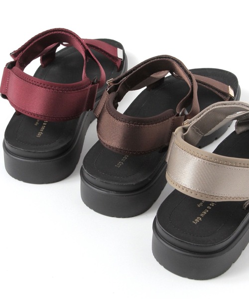 studio CLIP(スタディオクリップ)の「軽らくスポーツサンダル(サンダル・レディース・ベージュ/ブラウン/ボルドー/ブラック・MEDIUM/LARGE)」の16枚目の写真