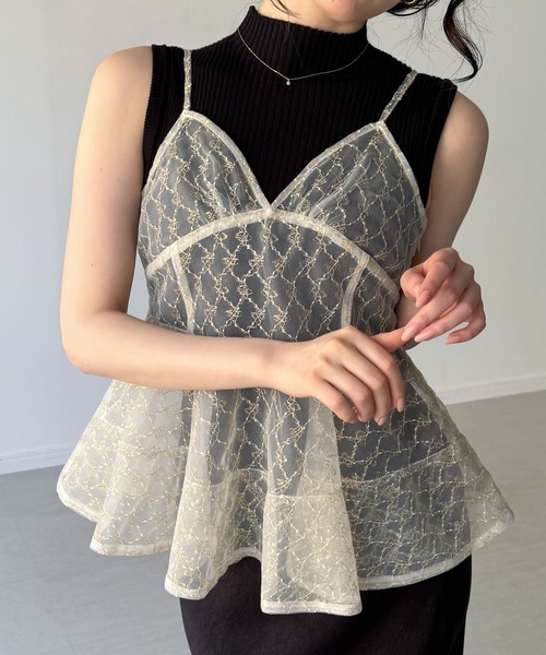 junoah(ジュノア)の「ラメ刺繍チュールキャミビスチェ(キャミソール・レディース・アイボリー/ネイビー/ブラック・LARGE/MEDIUM/SMALL)」の6枚目の写真