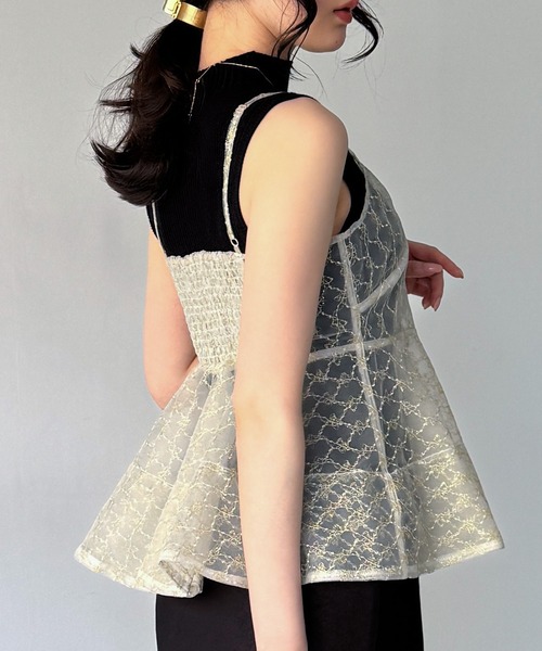 junoah(ジュノア)の「ラメ刺繍チュールキャミビスチェ(キャミソール・レディース・アイボリー/ネイビー/ブラック・LARGE/MEDIUM/SMALL)」の7枚目の写真