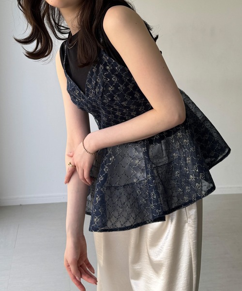 junoah(ジュノア)の「ラメ刺繍チュールキャミビスチェ(キャミソール・レディース・アイボリー/ネイビー/ブラック・LARGE/MEDIUM/SMALL)」の10枚目の写真