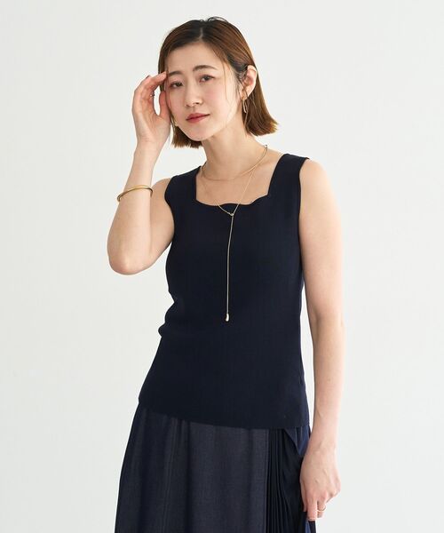YECCA VECCA（イェッカヴェッカ）の「2wayスクエアノースリーブニット（ニット/セーター・レディース・ネイビー/アイボリー/グレイッシュベージュ/ブラウン・FREE）」の17枚目の写真