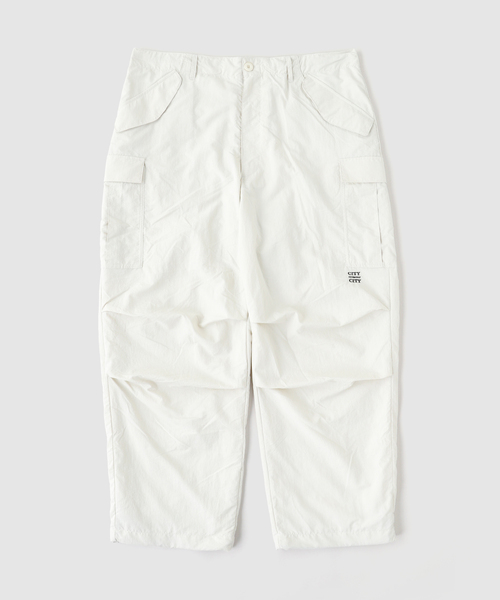 CITY COUNTRY CITY(シティーカントリーシティー)の「CITY COUNTRY CITY / シティーカントリーシティー TASLAN NYLON PANTS(その他パンツ・メンズ・ホワイト系その他/ブラック・LARGE/MEDIUM)」の2枚目の写真