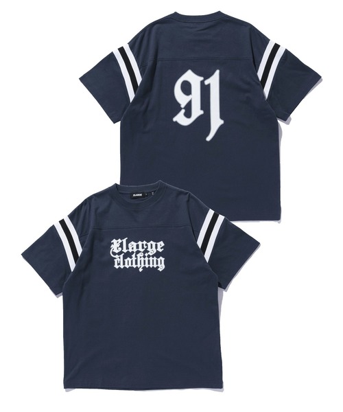 XLARGE(エクストララージ)の「FOOTBALL S/S TEE(Tシャツ/カットソー・メンズ・ネイビー/ブラウン/ブラック・S/M/L/XL)」の1枚目の写真