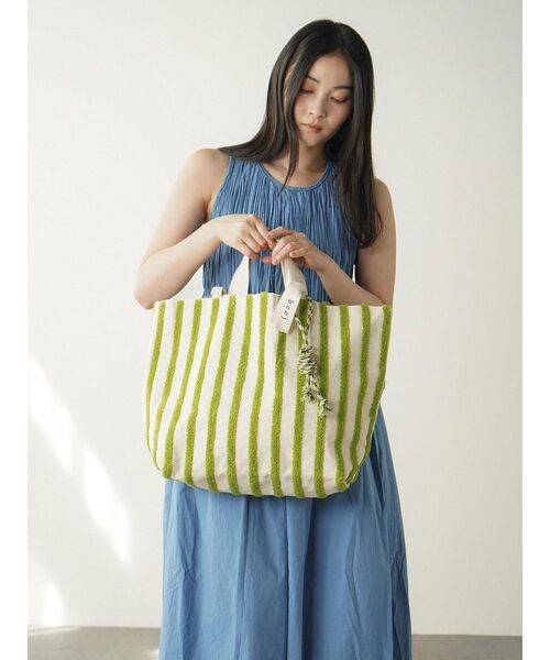 FIKA.（フィーカ）の「Loop embroidered stripe bag（トートバッグ・レディース・グリーン系その他3/ブラック/ダークブラウン・FREE）」の21枚目の写真