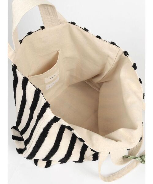 FIKA.（フィーカ）の「Loop embroidered stripe bag（トートバッグ・レディース・グリーン系その他3/ブラック/ダークブラウン・FREE）」の11枚目の写真