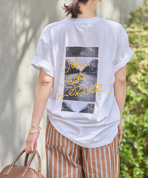 jj mercer(ジェイジェイマーサー)の「別注【J.J.Mercer / ジェイジェイマーサー】PHOTO*LOGO TEE(Tシャツ/カットソー・レディース・ホワイト・FREE)」の1枚目の写真