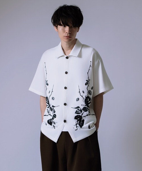 Crownor(クラウノアー)の「ローズグラフィック レギュラーカラーシャツ(シャツ/ブラウス・メンズ・ホワイト/ブラック・MEDIUM/LARGE)」の7枚目の写真