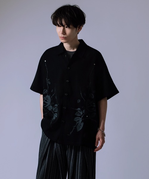 Crownor(クラウノアー)の「ローズグラフィック レギュラーカラーシャツ(シャツ/ブラウス・メンズ・ホワイト/ブラック・MEDIUM/LARGE)」の8枚目の写真