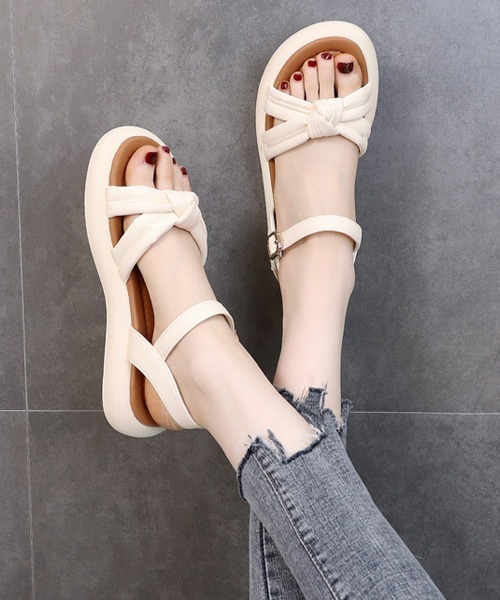 Miniministore(ミニミニストア)の「フラットサンダル ベルトサンダル 美脚夏(サンダル・レディース・ブラック/オフホワイト・24.0cm/25.0cm/22.5cm/23.5cm/24.5cm/23.0cm)」の5枚目の写真