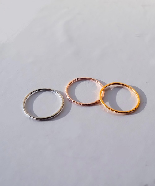 IRIEBEACH(アイリービーチ)の「High dome ring 1mm/【ハワイアンジュエリー】【サージカルステンレス】【金属アレルギー対応】【IRIEBEACH / アイリービーチ】つけっぱなしOK(リング・レディース・ゴールド/ピンク/シルバー・3号/5号/7号/9号/11号/13号/15号/17号/19号/21号)」の4枚目の写真