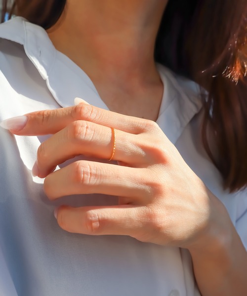 IRIEBEACH(アイリービーチ)の「High dome ring 1mm/【ハワイアンジュエリー】【サージカルステンレス】【金属アレルギー対応】【IRIEBEACH / アイリービーチ】つけっぱなしOK(リング・レディース・ゴールド/ピンク/シルバー・3号/5号/7号/9号/11号/13号/15号/17号/19号/21号)」の5枚目の写真