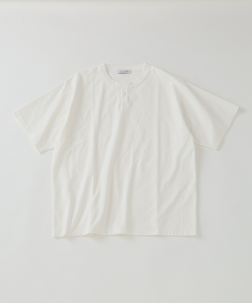 JOURNAL STANDARD(ジャーナルスタンダード)の「OE バック ピグメント ヘンリー ネック Tシャツ(Tシャツ/カットソー・メンズ・ホワイト/パープル/ブラウン/ブラック系その他・LARGE/MEDIUM)」の1枚目の写真