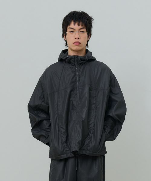 DESIRED(デシレッド)の「グロッシーフードジャケット-FBSK4111C09(ナイロンジャケット・メンズ・ダークグレー・MEDIUM/LARGE/X-LARGE)」の3枚目の写真