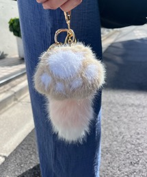 yield（イールド）の「【yield select】バイカラー 肉球 しっぽ ファーチャーム キーホルダー PPKY-002（チャーム）」