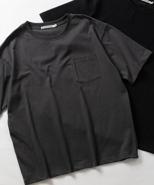 JOHN'S CLOSET(ジョンズクローゼット)の「【31】ドライコットン天竺 ポケット付きベーシックTシャツ 吸水速乾/セットアップ展開有(Tシャツ/カットソー・メンズ・チャコールグレー/ホワイト/ブラック・X-LARGE/MEDIUM/LARGE)」の3枚目の写真