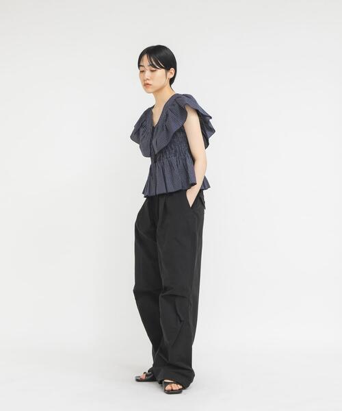 KBF(ケイビーエフ)の「ステッチデザインカーゴパンツ(その他パンツ・レディース・ベージュ/オフホワイト/ブラック・ONE)」の21枚目の写真