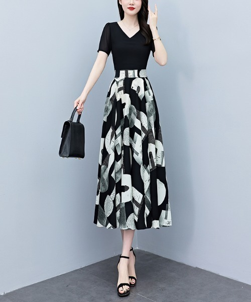 LUCPY(ラクピー)の「ジオメトリックプリントドッキングワンピース(ワンピース・レディース・ブラック・LARGE/MEDIUM/XX-LARGE/X-LARGE)」の2枚目の写真