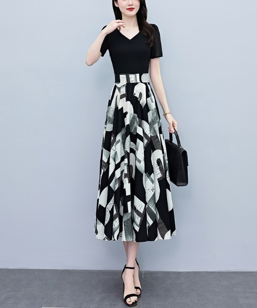 LUCPY(ラクピー)の「ジオメトリックプリントドッキングワンピース(ワンピース・レディース・ブラック・LARGE/MEDIUM/XX-LARGE/X-LARGE)」の3枚目の写真