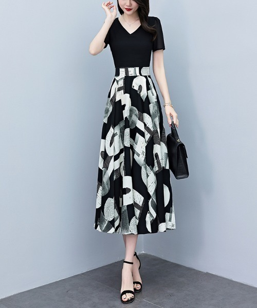LUCPY(ラクピー)の「ジオメトリックプリントドッキングワンピース(ワンピース・レディース・ブラック・LARGE/MEDIUM/XX-LARGE/X-LARGE)」の4枚目の写真