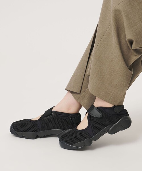 NIKE(ナイキ)の「<NIKE> ウィメンズ エアリフト メッシュ(スニーカー・レディース・ブラック・25cm/24cm/22cm/23cm)」の13枚目の写真