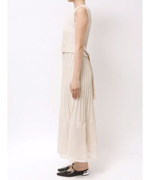 LAGUNAMOON(ラグナムーン)の「2WAYメッシュニットワンピース 【夏服】(ワンピース・レディース・アイボリー/ブラウン/レッド・MEDIUM/SMALL)」の11枚目の写真