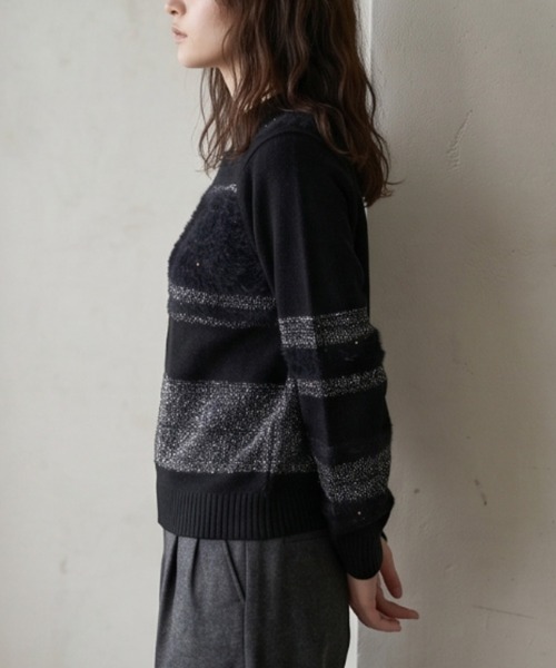 Belta attrice(ベルタアトリーチェ)の「【異素材ミックス】スパンコール × フェザーヤーン ボーダー クルーネック ニット プルオーバー(ニット/セーター・レディース・ブラック/ミント/ピンク・FREE)」の6枚目の写真
