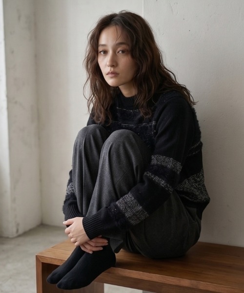 Belta attrice(ベルタアトリーチェ)の「【異素材ミックス】スパンコール × フェザーヤーン ボーダー クルーネック ニット プルオーバー(ニット/セーター・レディース・ブラック/ミント/ピンク・FREE)」の8枚目の写真