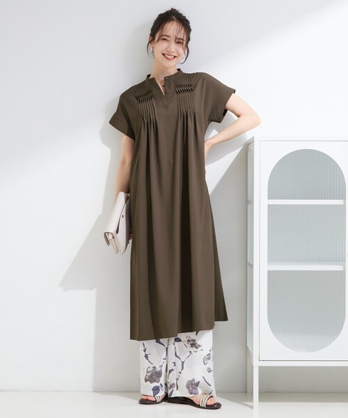 SHOO・LA・RUE(シューラルー)の「【S-LL/洗濯機可】ピンタックデザインがサマ見え Aラインワンピース(ワンピース・レディース・ブラック/ブラウン系その他・04/03/02/01)」の9枚目の写真