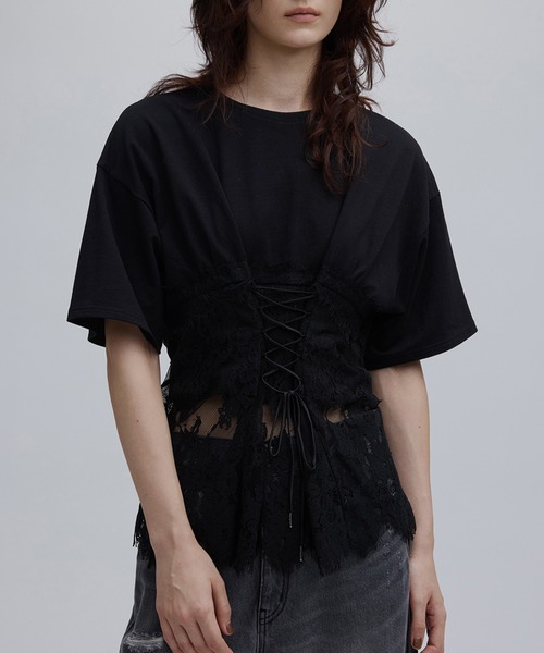 Ameri(アメリ)の「CORSET LIKE LACE DOCKING TEE(Tシャツ/カットソー・レディース・ホワイト/ブラック/レッド・FREE)」の1枚目の写真