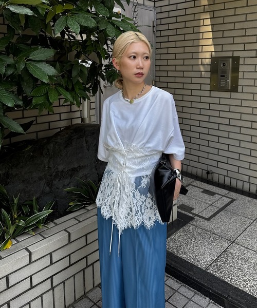 Ameri(アメリ)の「CORSET LIKE LACE DOCKING TEE(Tシャツ/カットソー・レディース・ホワイト/ブラック/レッド・FREE)」の21枚目の写真