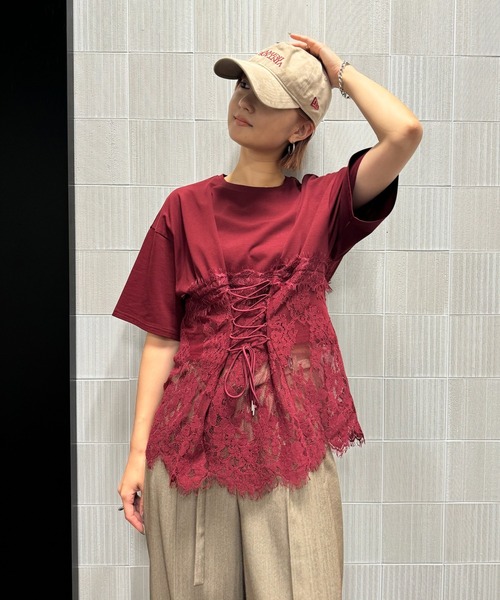 Ameri(アメリ)の「CORSET LIKE LACE DOCKING TEE(Tシャツ/カットソー・レディース・ホワイト/ブラック/レッド・FREE)」の16枚目の写真