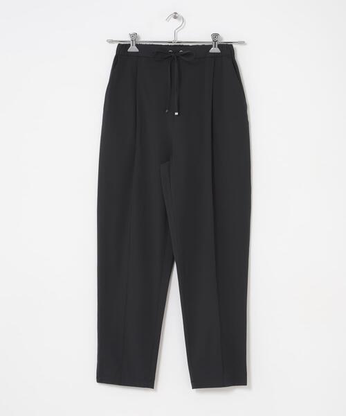 ITEMS URBANRESEARCH(アイテムズ アーバンリサーチ)の「タックテーパードストレッチパンツ(その他パンツ・レディース・ブラック/キャメル/ライトベージュ・FREE)」の17枚目の写真