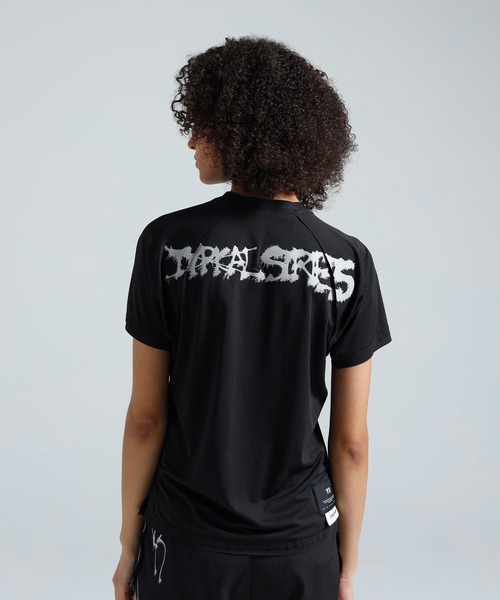 Y-3(ワイスリー)の「Y-3 CHITO GRAPHIC RUNNING SHORT SLEEVE TEE(Tシャツ/カットソー・レディース・ブラック・XX-SMALL/X-SMALL/SMALL/MEDIUM)」の3枚目の写真
