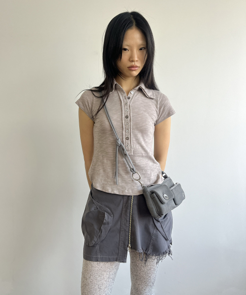 PAHISUM(パヒサム)の「ボタンカラー スリムTシャツ_ベージュ(Tシャツ/カットソー・レディース・その他・1/2)」の7枚目の写真