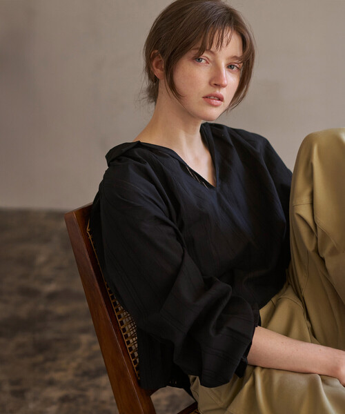 Bshop（ビショップ）の「INDIA INDUSTRY | コットン 長袖スキッパーシャツ WOMEN（シャツ/ブラウス・レディース・アイボリー/ブラック・1）」の3枚目の写真