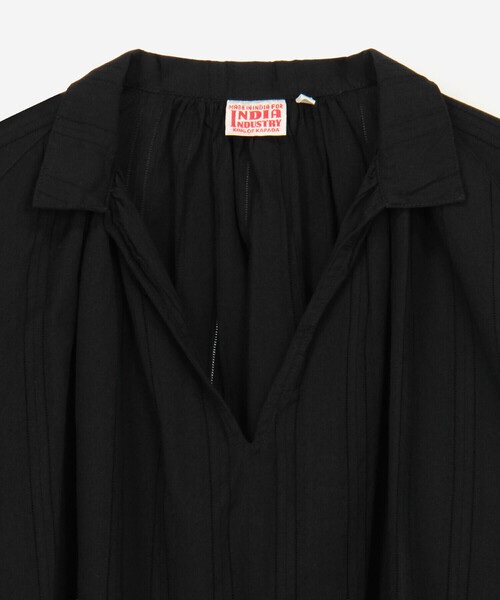 Bshop（ビショップ）の「INDIA INDUSTRY | コットン 長袖スキッパーシャツ WOMEN（シャツ/ブラウス・レディース・アイボリー/ブラック・1）」の6枚目の写真
