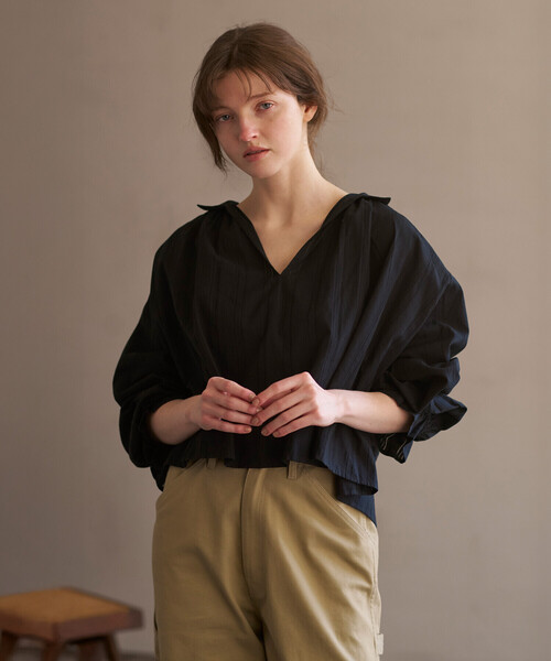 Bshop（ビショップ）の「INDIA INDUSTRY | コットン 長袖スキッパーシャツ WOMEN（シャツ/ブラウス・レディース・アイボリー/ブラック・1）」の9枚目の写真