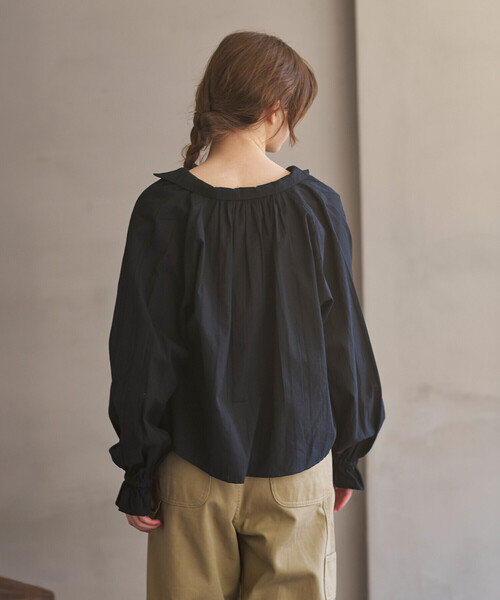 Bshop（ビショップ）の「INDIA INDUSTRY | コットン 長袖スキッパーシャツ WOMEN（シャツ/ブラウス・レディース・アイボリー/ブラック・1）」の10枚目の写真