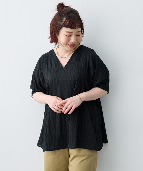 anyfee(エニフィー)の「【anyfee/大きいサイズ】Vネックギャザーエアリーフレアブラウス(その他トップス・レディース・ブラック/ブルー・5L/LL/4L/3L)」の3枚目の写真