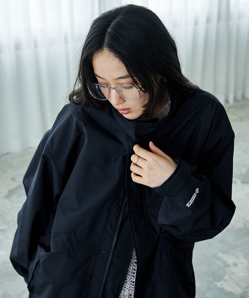 FREAK'S STORE（フリークスストア）の「＋Phenix × FREAK'S STORE/プラスフェニックス 別注 GORE-TEX WINDSTOPPER SHORT MODS COAT/ゴアテックス ウインドストッパーショート モッズコート/モッズコート（モッズコート・レディース・ブラック/ブラウン/ネイビー・MEDIUM/SMALL）」の5枚目の写真