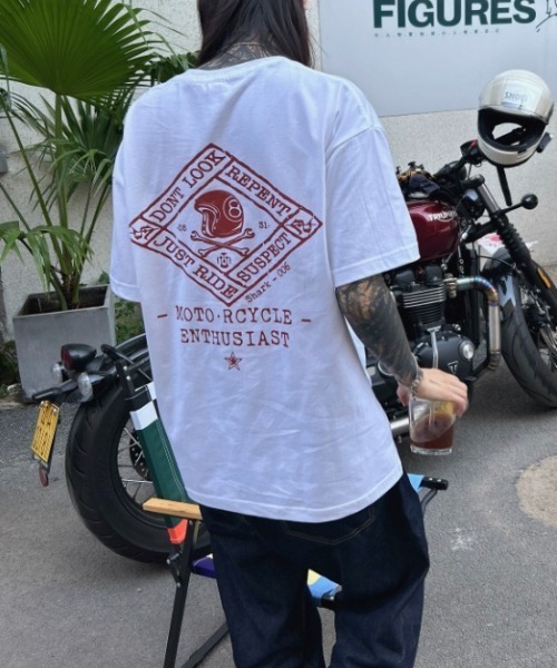 CELENA BEATS(セレナビーツ)の「バックダイヤグラフィックプリントTシャツ(Tシャツ/カットソー・メンズ・ホワイト・L/M/S)」の1枚目の写真