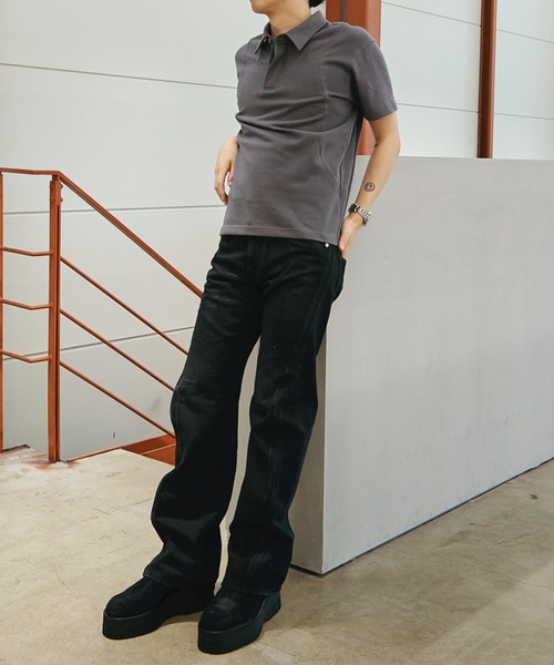 NVRFRGT(ネヴァーフォーゲット)の「別注 COATING FADE TWIST JEANS(デニムパンツ・メンズ・インディゴブルー/ブラック・1/2/3/4)」の2枚目の写真