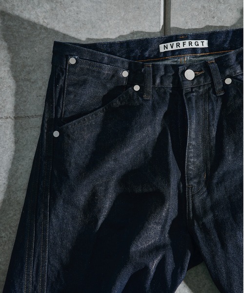 NVRFRGT(ネヴァーフォーゲット)の「別注 COATING FADE TWIST JEANS(デニムパンツ・メンズ・インディゴブルー/ブラック・1/2/3/4)」の19枚目の写真