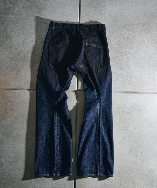 NVRFRGT(ネヴァーフォーゲット)の「別注 COATING FADE TWIST JEANS(デニムパンツ・メンズ・インディゴブルー/ブラック・1/2/3/4)」の21枚目の写真