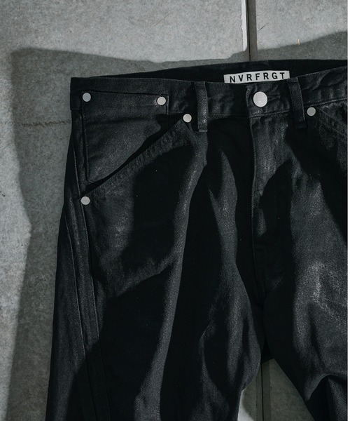 NVRFRGT(ネヴァーフォーゲット)の「別注 COATING FADE TWIST JEANS(デニムパンツ・メンズ・インディゴブルー/ブラック・1/2/3/4)」の22枚目の写真