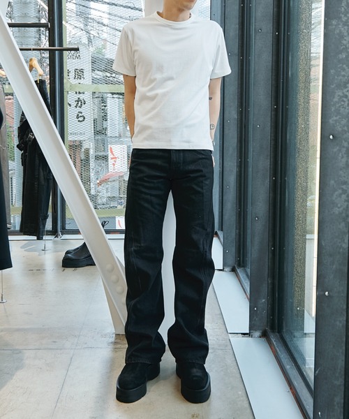 NVRFRGT(ネヴァーフォーゲット)の「別注 COATING FADE TWIST JEANS(デニムパンツ・メンズ・インディゴブルー/ブラック・1/2/3/4)」の9枚目の写真